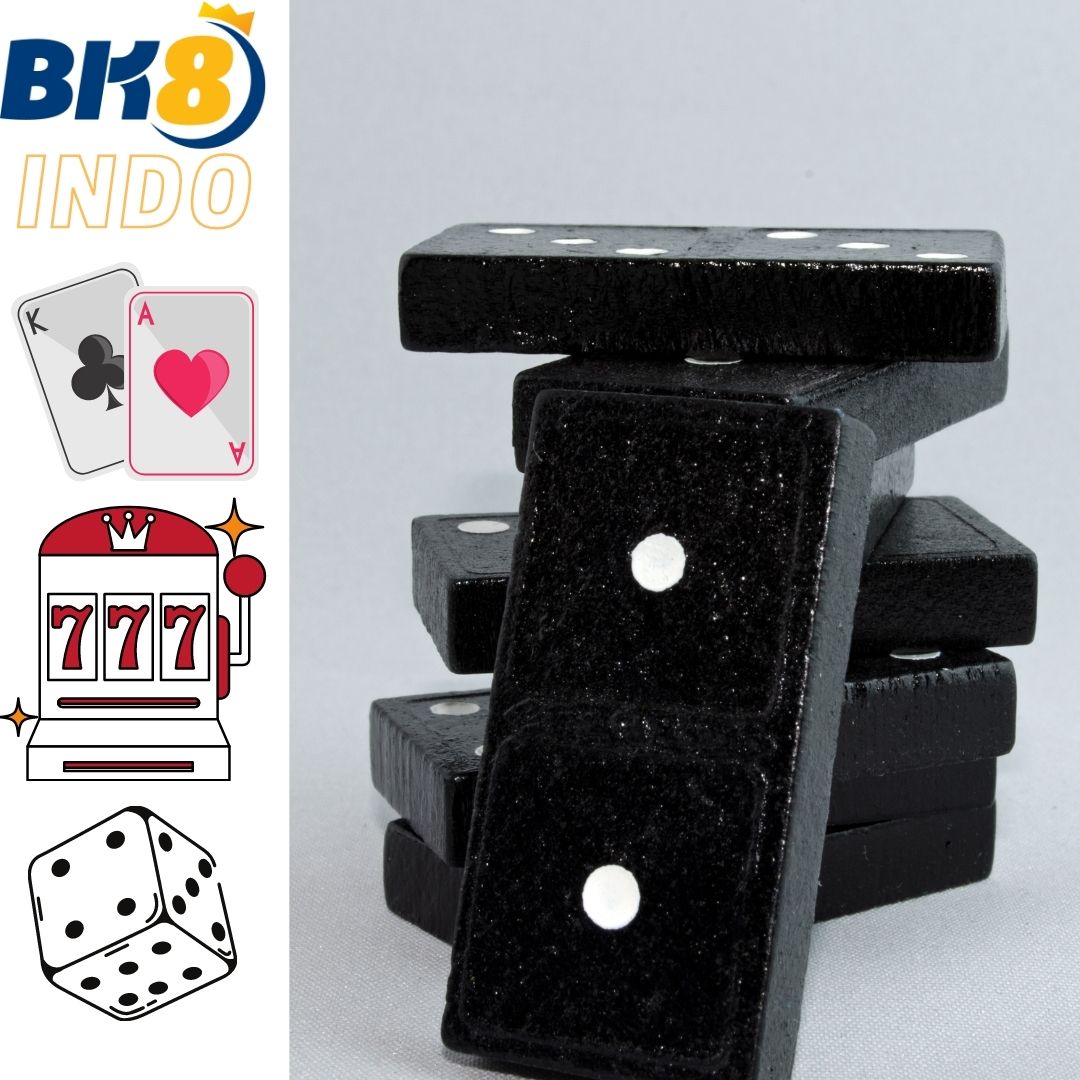 Domino Online